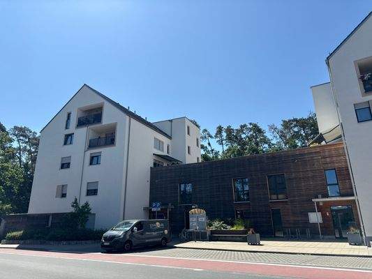 Parkflächen vor dem Haus