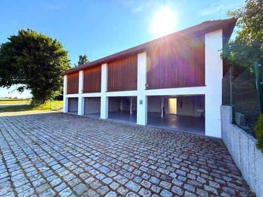 Seitenansicht Vierfachgarage 