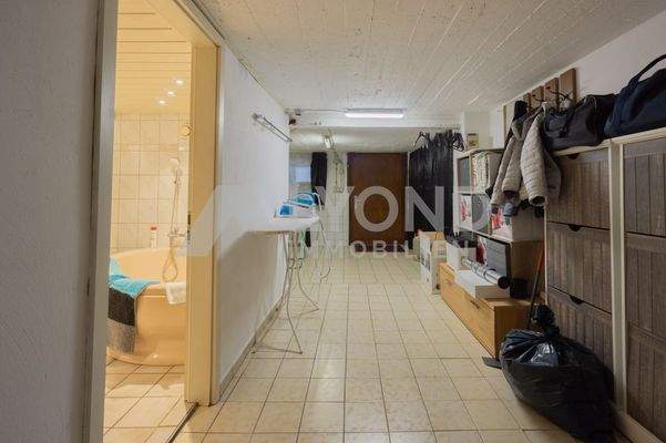 Kellerflur mit Stauraum