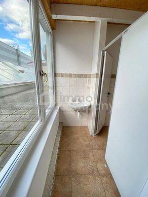 Sanitär und Außenbereich Teilansicht