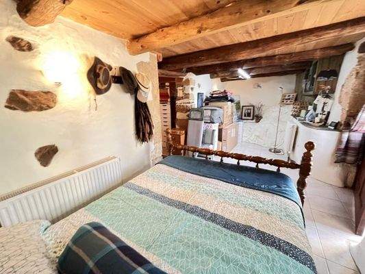 Kreta, Paleloni – Traditionelles kretisches Haus mit ikonischen Steinbögen