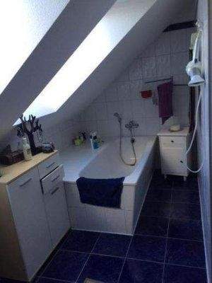 Wannenbad mit Fenster