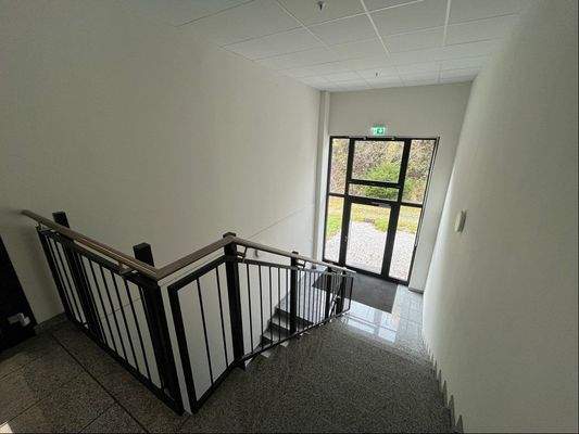 Treppenhaus  zum OG / Notausgang