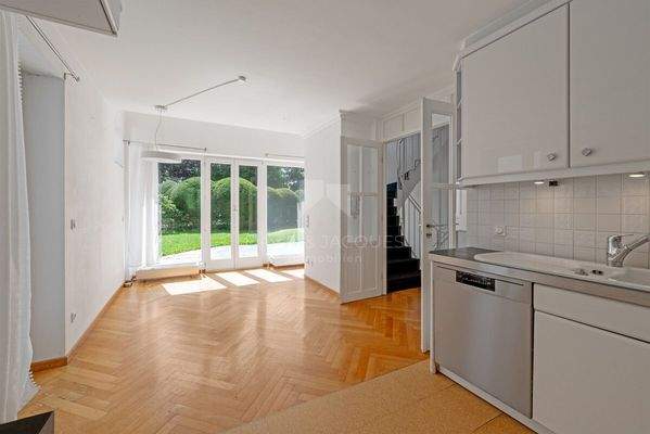 Küche mit Essbereich