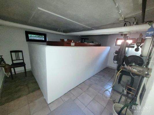 Eingemauerter Öltank