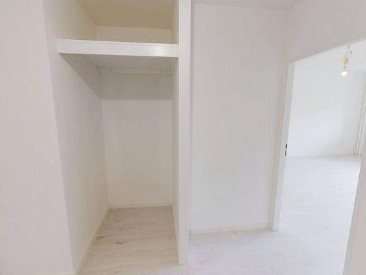 Ansicht I: Flur mit Abstellnische