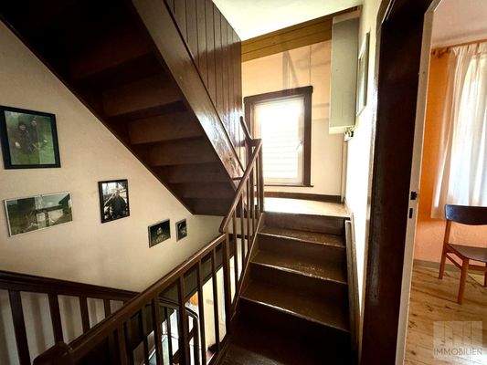 OG – Treppenaufgang vom EG zum DG