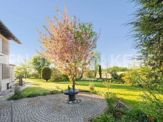 Brunnen am Hauseingang