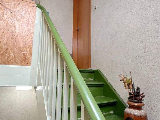 Zum Dachgeschoss (derzeit vermietet)