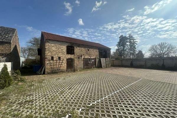 Außenansicht inkl. Stellplatz