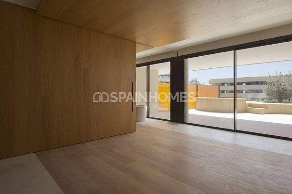 Flat with Large Terrace and Modern Style in Fuengirola