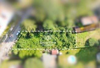 Luftaufnahme mit ungefährer Grundstücksgrenze