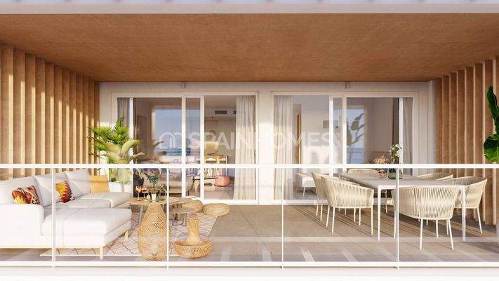 Golf-View Flats in a Complex with Amenities in Cádiz