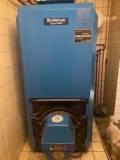 Heizung mit neuwertigem Brenner 