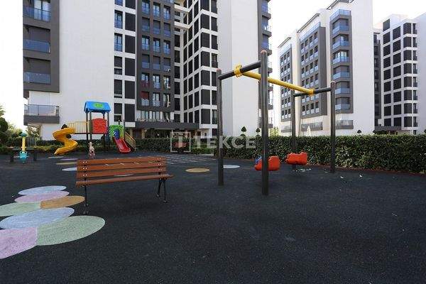 4-Bedroom Beachfront Fully Furnished Home in Konyaaltı Liman