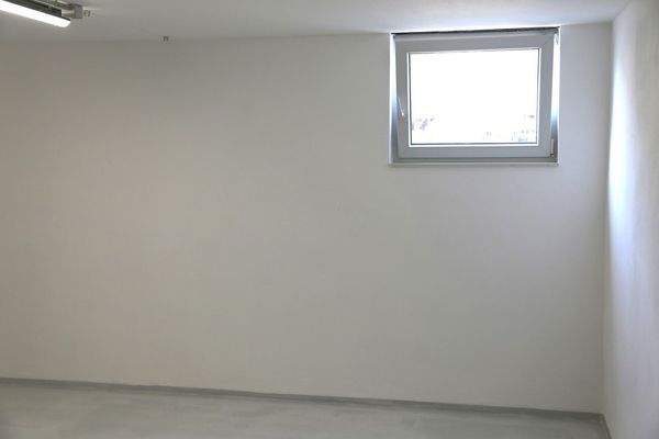 neuer Keller Fenster West