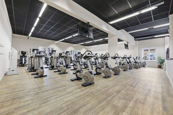 Der großzügige Cardio-Bereich