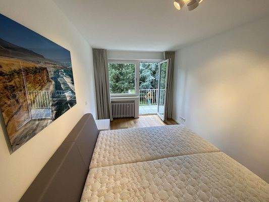 Schlafzimmer Richtung Garten 