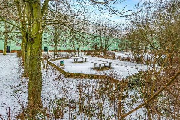 Innenhof Tischtennisplatten