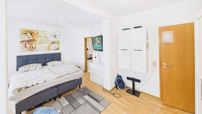 CAM01984G0-PR0520-STILL003