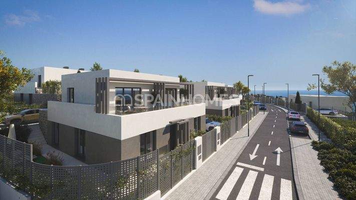 3-Bedroom Houses with Sea View and Garden in Vélez-Málaga