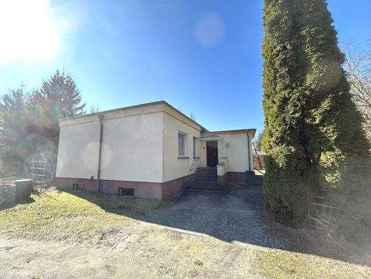 Hausansicht Giebelseite , Eingang Anbau