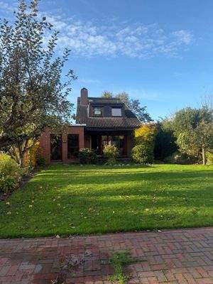 Gartenansicht auf das Haus 1