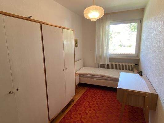 Kinderzimmer/ Büro EG