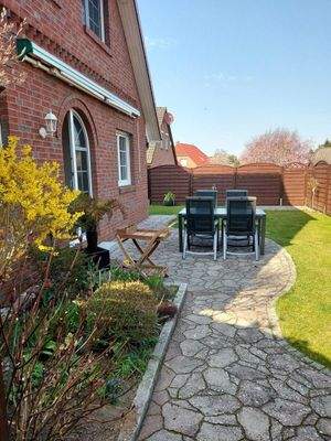 Terrrasse mit Sonnenmarkise