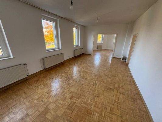 Wohnzimmer mit Kamin