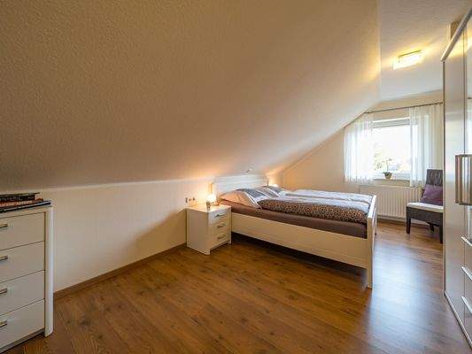 Schlafzimmer OG; ELW