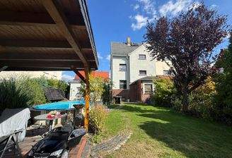 Haus und Grundstück