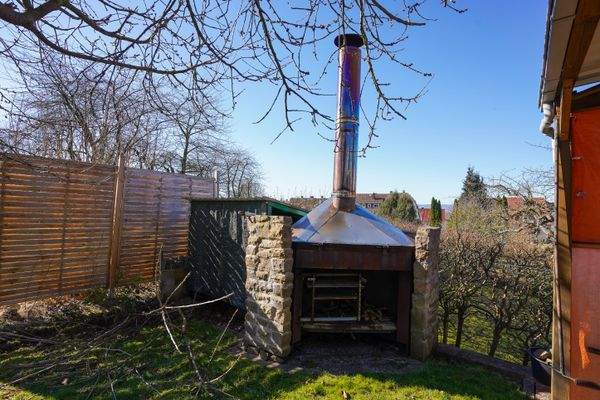 Grillkamin im Garten - Einfamilienhaus Niestetal 