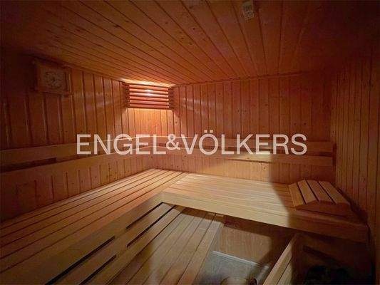 KG: Großzügige Sauna