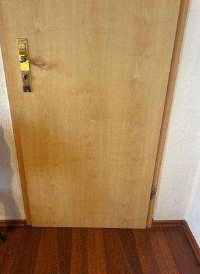 Türen und Bodenbelag im EG