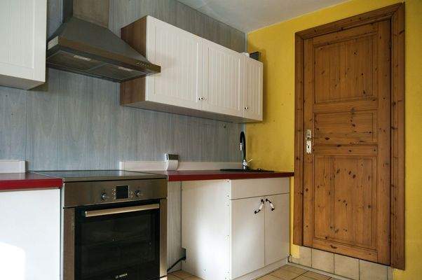 Küche - Ansicht I (Tür zum Duschbad EG)