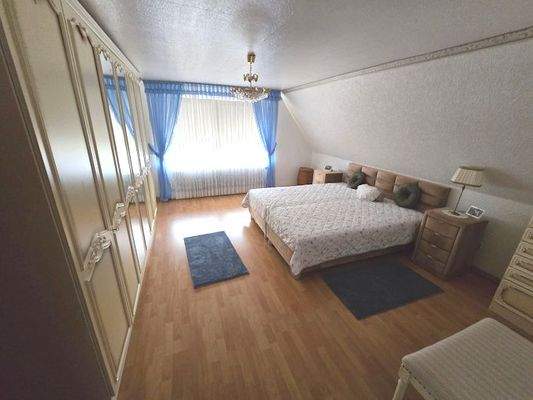 OG Schlafzimmer 1 Bild 1.jpg