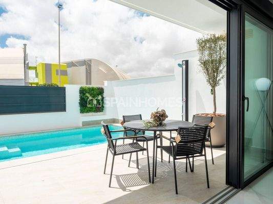 Spacious Semi Detached Homes with a Solarium in San Pedro