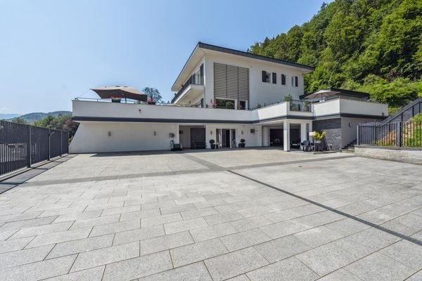 Hausansicht von der Zufahrtsseite
