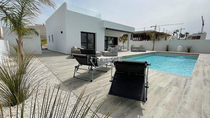 Spacious Villas with Pool and Optional Solarium in Rojales