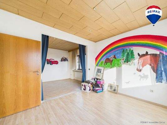 REMAX Immobilien DeLux Bungalow in Wadrill Arbeitszimmer