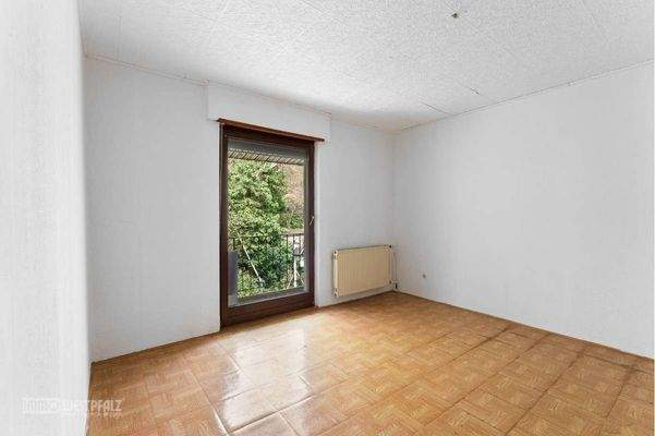 Schlafzimmer 1 OG mit Balkon