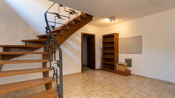 Treppendiele im Keller/Hanggeschoß