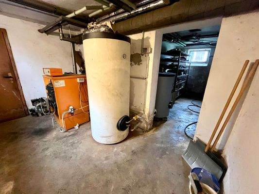 Keller mit Heizungsanlage