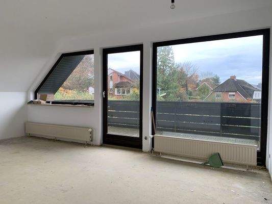 Helles Wohnzimmer mit Ausblick