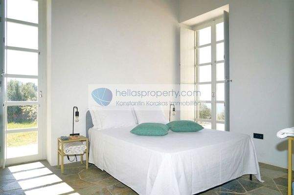 157d69626e7245dba396d456a1910438-original