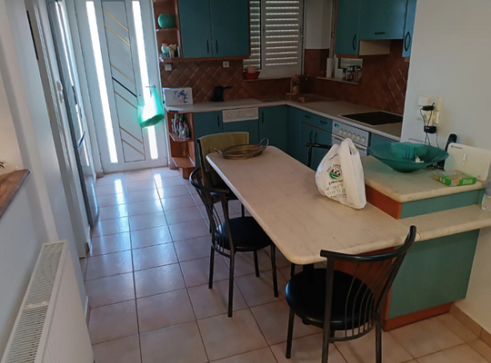 Kreta, Kokkini Hani: 2-stöckiges Haus zu verkaufen