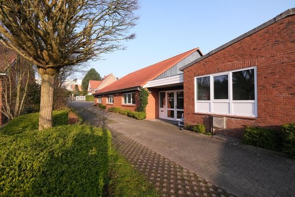 Angrenzende Halle.JPG