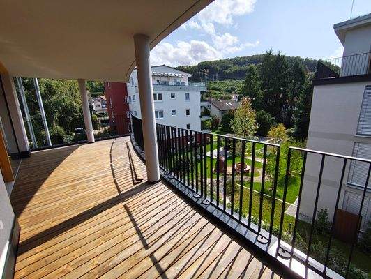 Geschwungener Südbalkon