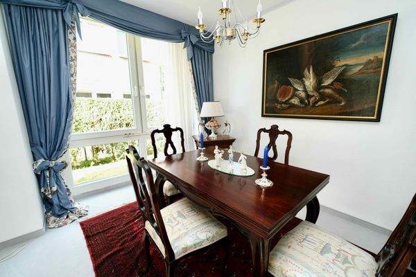 Essbereich mit Blick in den Garten